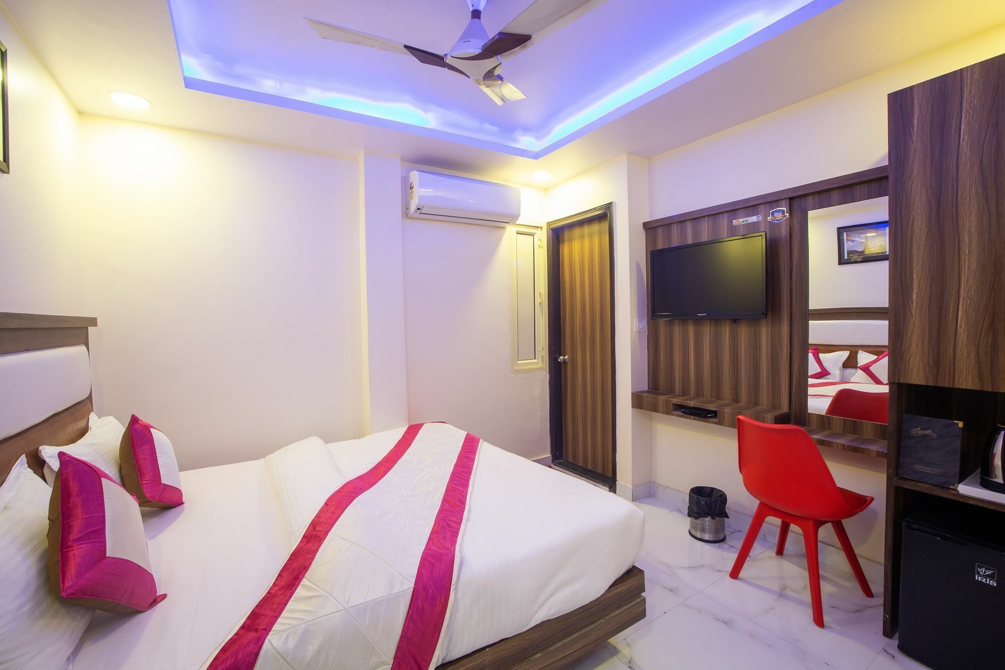 Hotel Sarthak Palace - By Pooja Hospitality Nova Deli Exterior foto