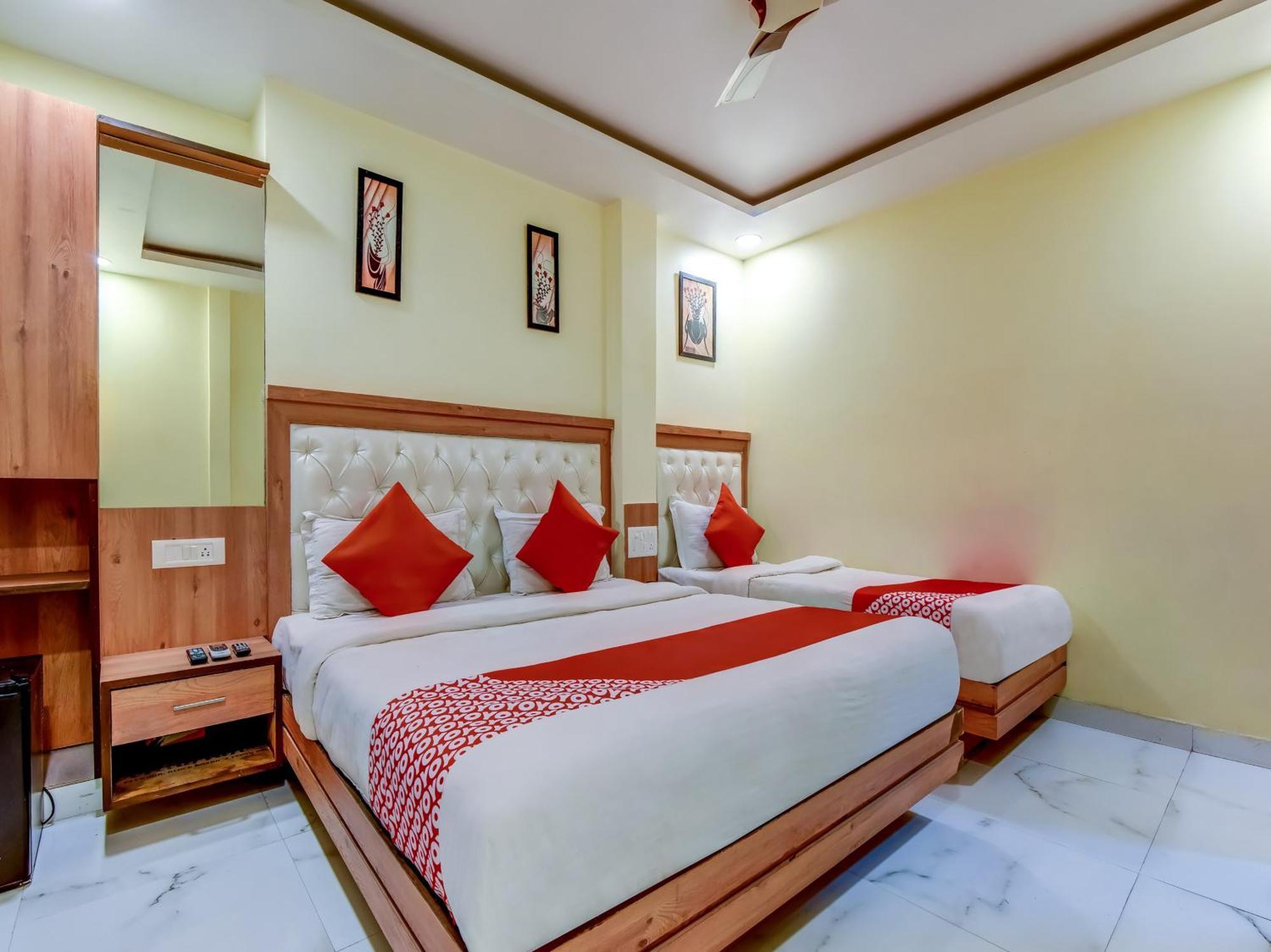 Hotel Sarthak Palace - By Pooja Hospitality Nova Deli Exterior foto
